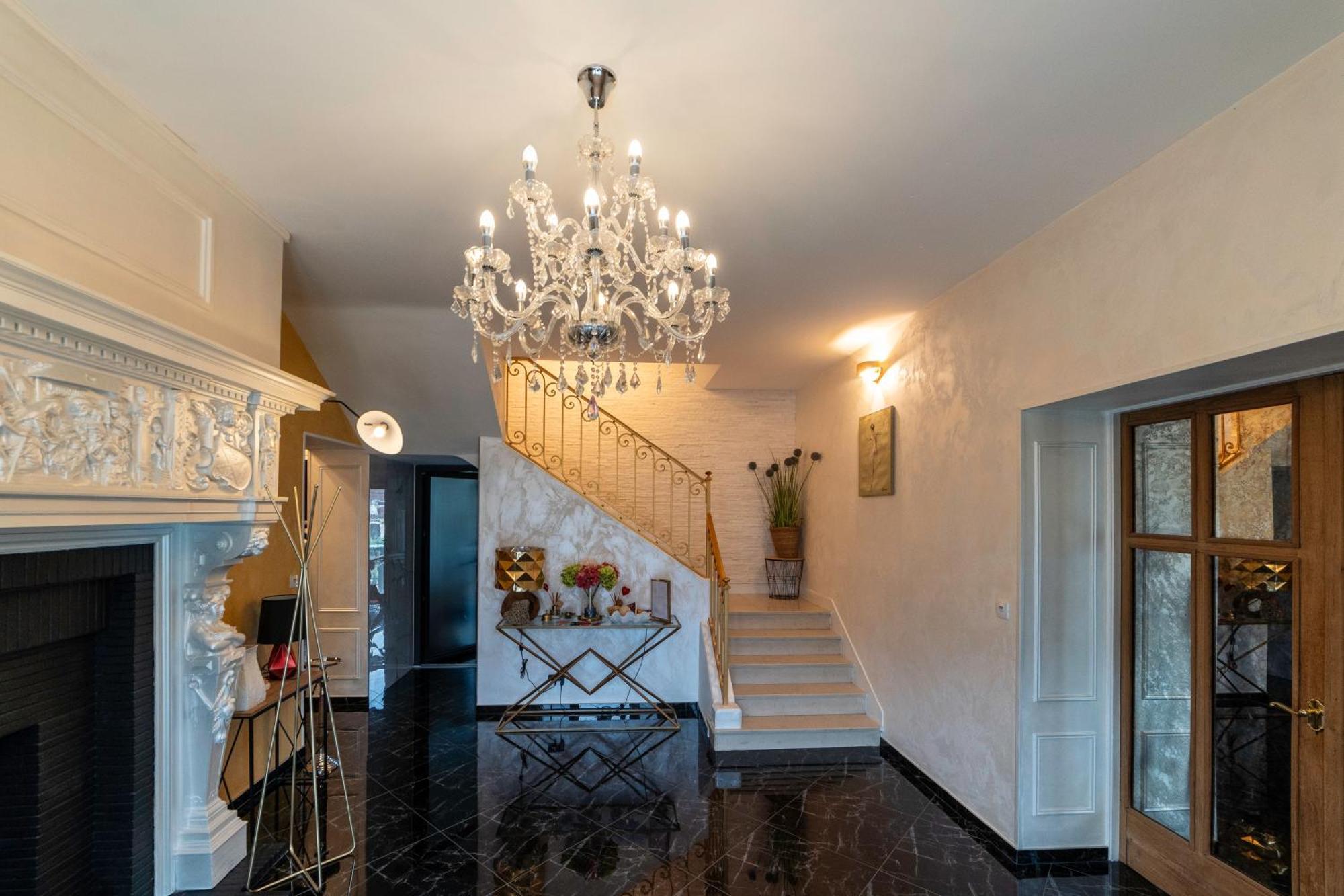 Les Etoiles Bed & Breakfast Tonnerre Bagian luar foto