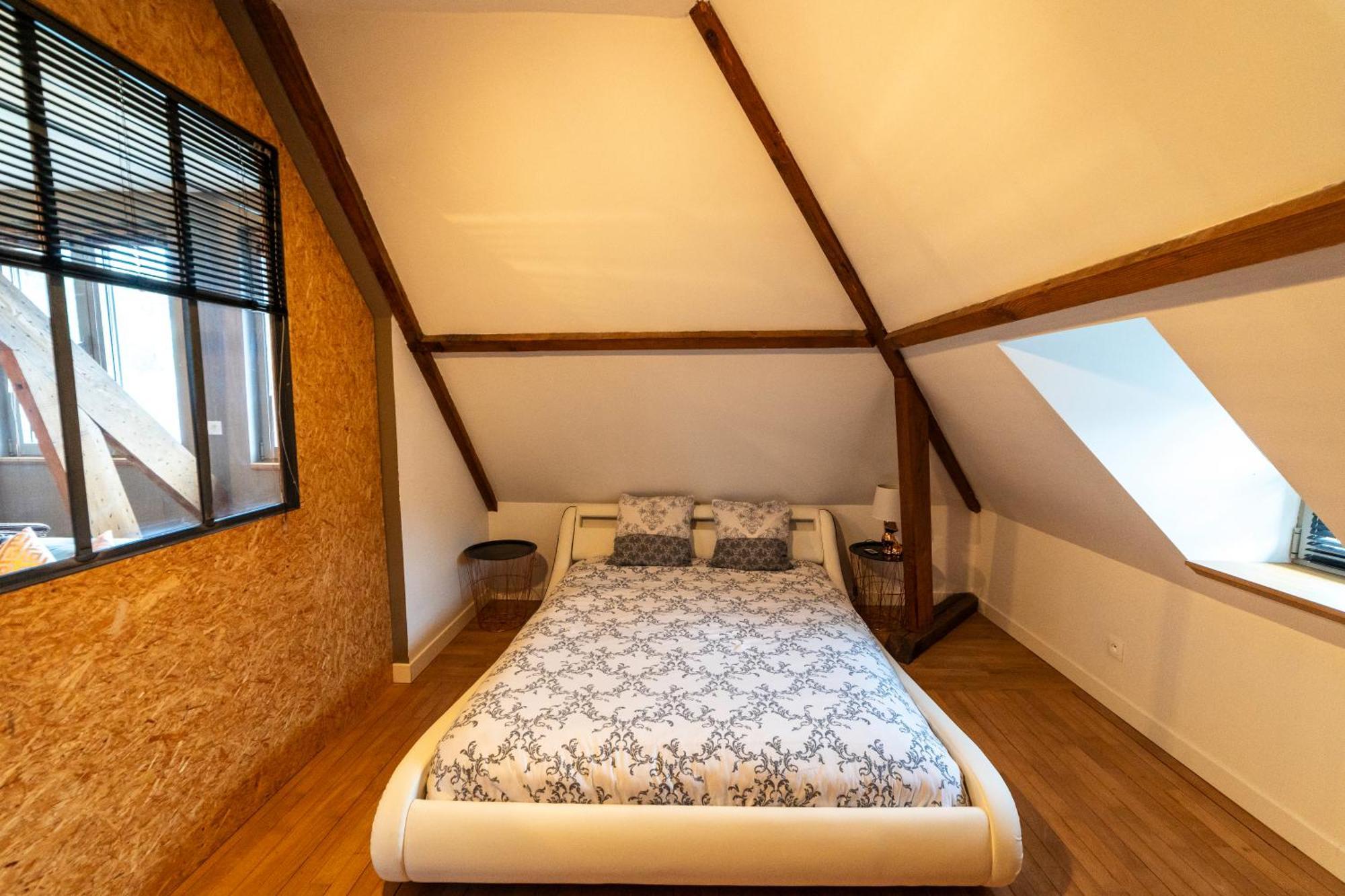 Les Etoiles Bed & Breakfast Tonnerre Bagian luar foto
