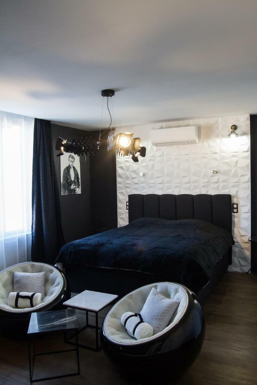 Les Etoiles Bed & Breakfast Tonnerre Bagian luar foto